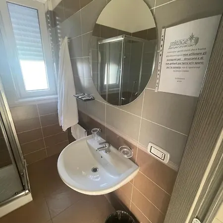 Mirage Nocleg ze śniadaniem 3*