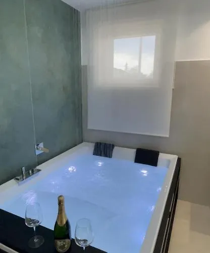 Oda ve Kahvaltı Mirage 3*