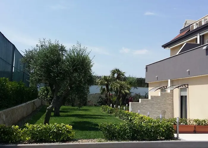 Mirage Oda ve Kahvaltı 3*